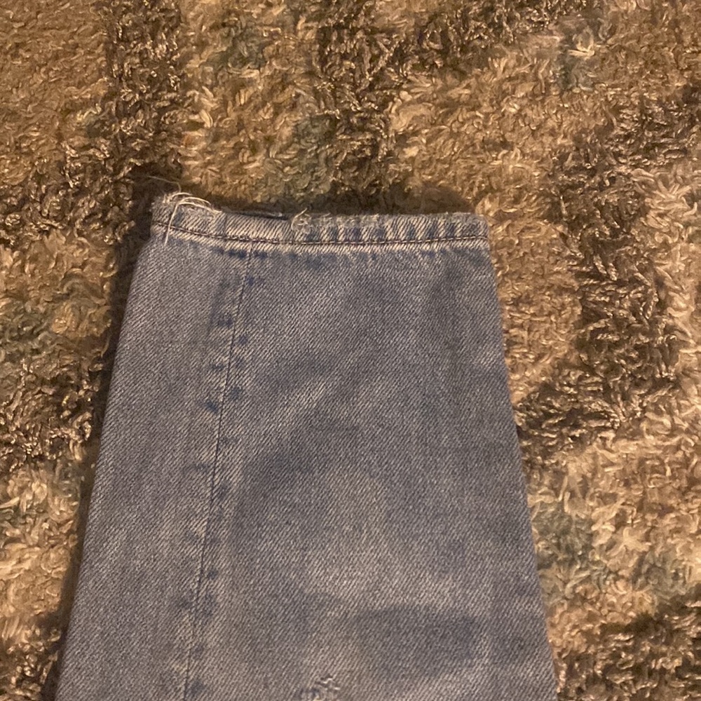 Woman’s size 4 American eagle light wash hole jeans - Picture 10 of 10